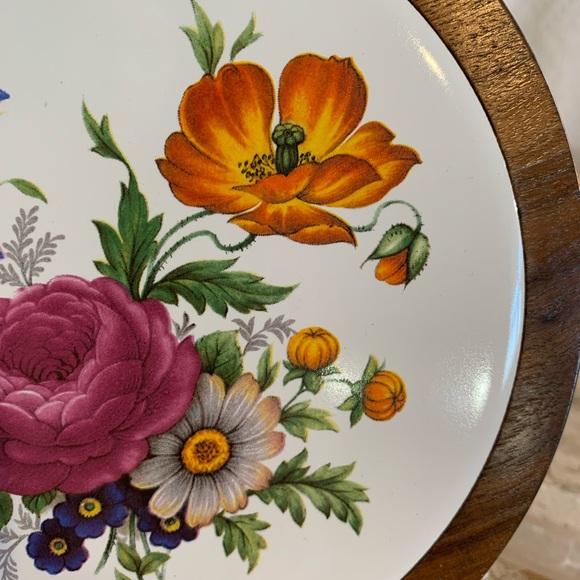 Vintage Floral Trivet 🌷 - Picture 5 of 11